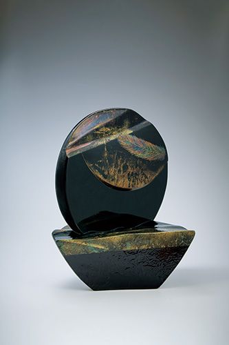 天・海　一枚の羽根